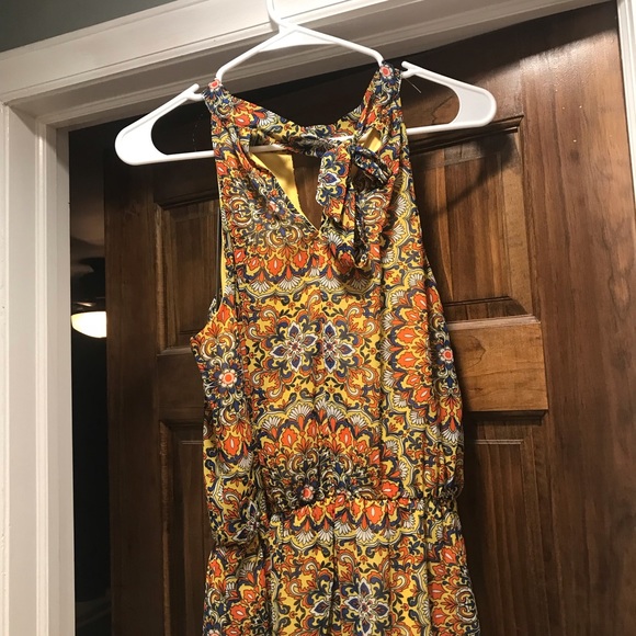 Beautiful Hi-low dress - Picture 2 of 4